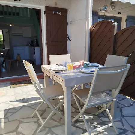 בית נופש Pavillon T2 Mezzanine Avec Piscine Collective Et Parking -4jde28 *