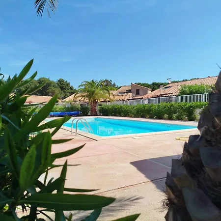 Pavillon T2 Mezzanine Avec Piscine Collective Et Parking -4jde28 בית נופש *